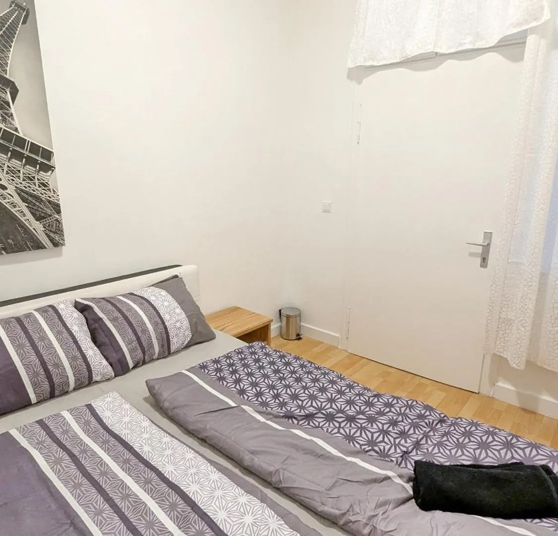Cozy Room In Stadthalle Area Hb Viena Habitación en casa particular