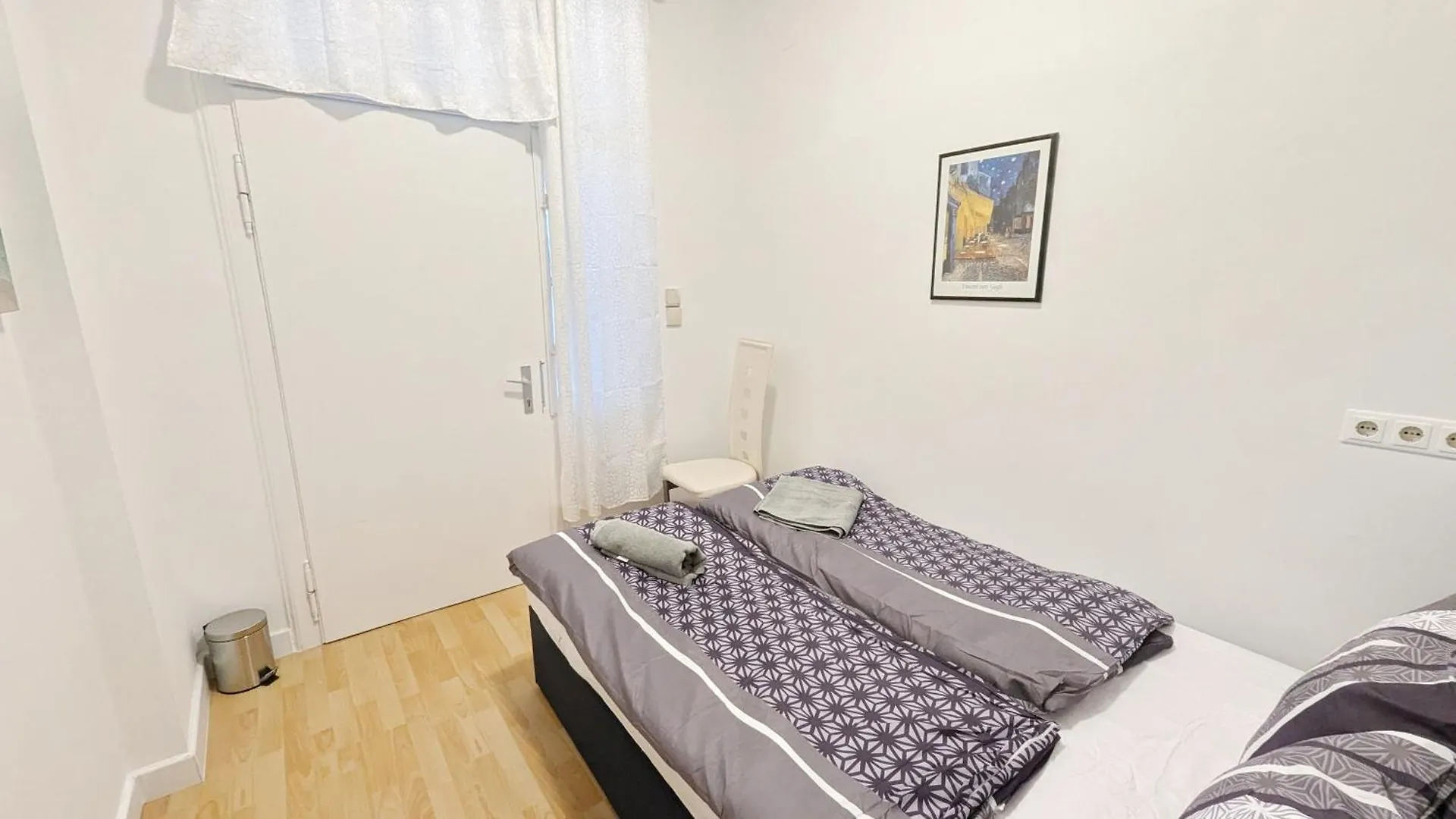 Cozy Room In Stadthalle Area Hb Вена Проживание в семье